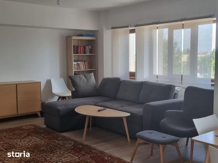 Apartament cu 3 camere decomandat în Central