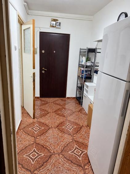 Apartament cu 3 camere în Drumul Taberei