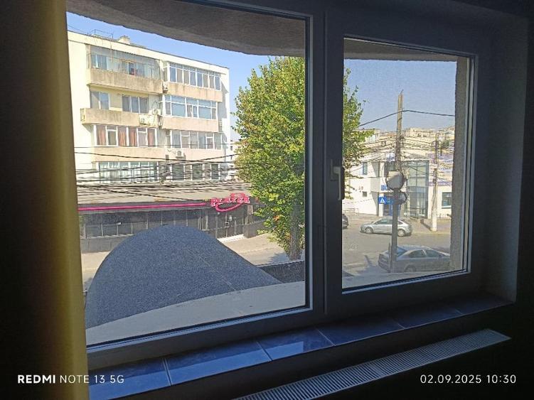 Apartament cu 3 camere decomandat, mobilat în Central