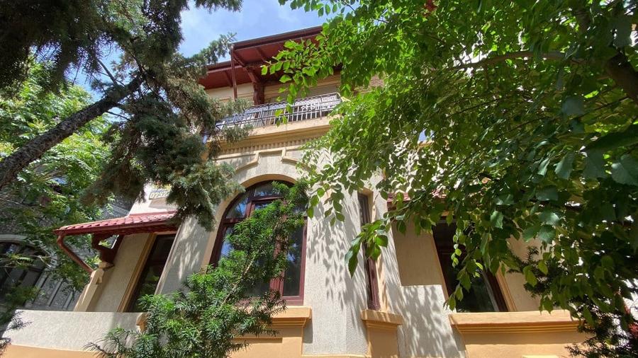 Casă cu 5 camere cu Teren 368 Mp în Armeneasca