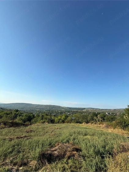 Casa batraneasca si teren in Comarna, iesirea din Chicerea asfalt curent 20 km de iasi - 6
