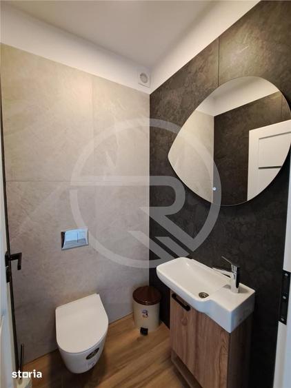 Casă cu 5 camere cu Teren 250 Mp în Iris
