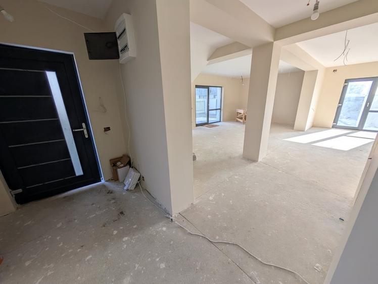 Casă individuală cu 4 camere cu Teren 420 Mp în Corbeanca