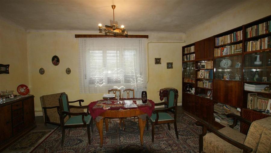 Casă individuală cu 5 camere cu Teren 605 Mp în Exterior Est