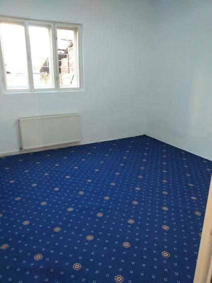 Casă individuală cu 5 camere cu Teren 229 Mp în Central