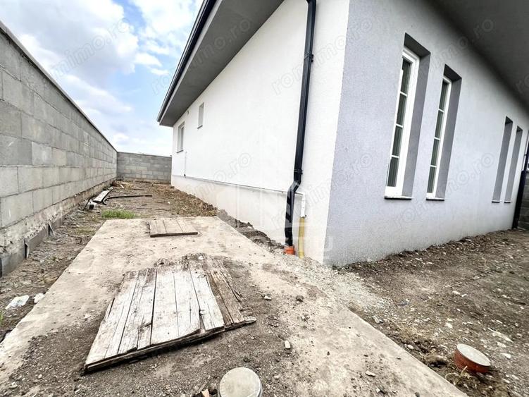 Casă cu 3 camere cu Teren 287 Mp în Sânandrei