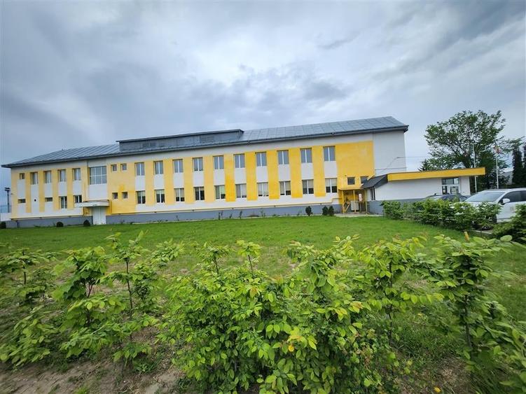 Spațiu industrial, de 5,000 mp, în Est