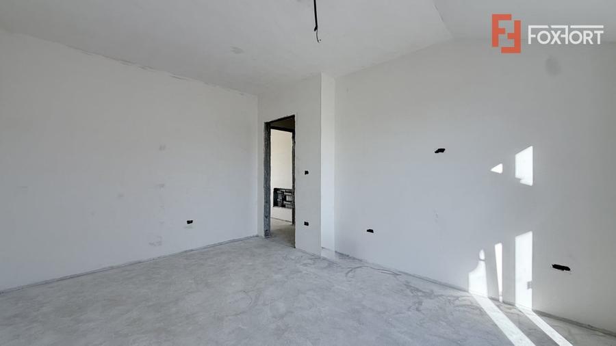 Duplex cu 4 camere cu Canalizare în Moșnița Veche