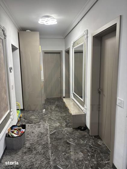 Apartament cu 3 camere în Cristian