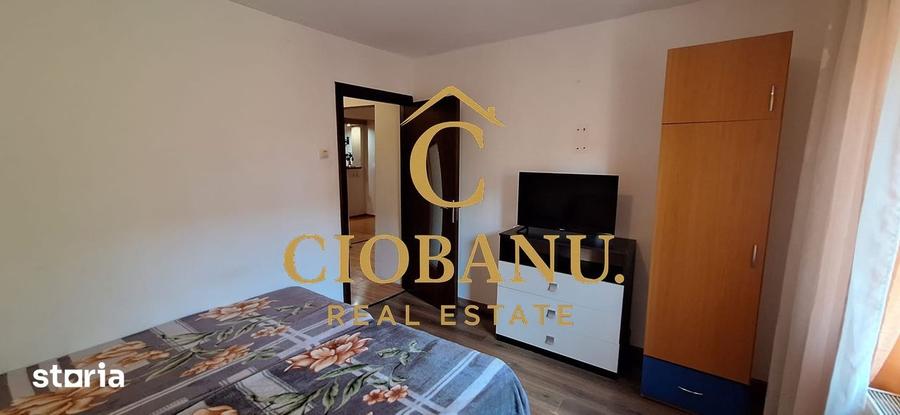 Apartament cu 3 camere decomandat în Craiovița Nouă