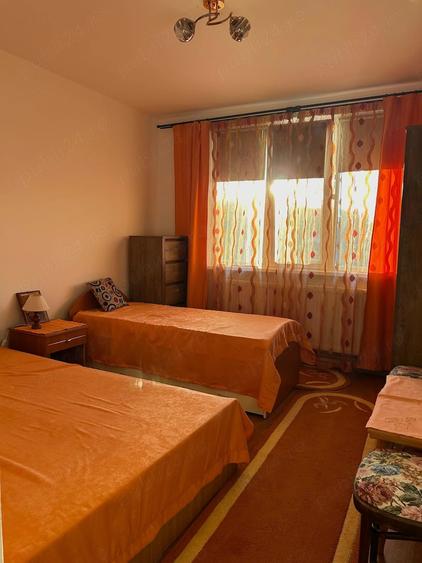 Apartament cu 2 camere semidecomandat în 1 Mai