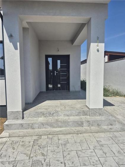 Duplex cu 5 camere cu Canalizare în Moșnița Nouă
