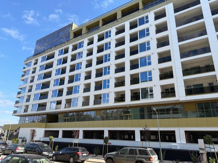 Apartament cu 3 camere semidecomandat în Sopor
