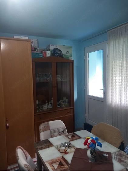 vand apartament cu o camera, parter cu terasa , zona Crihala - 1