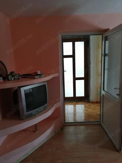 Casă cu 5 camere cu Teren 2500 Mp în Plopeni