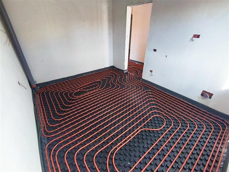 Casă cu 4 camere cu Teren 388 Mp în Holboca