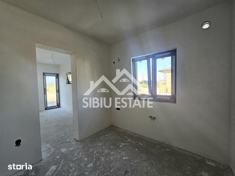 Casa noua 4 dormitoare, spatiu bun pentru familie - 8