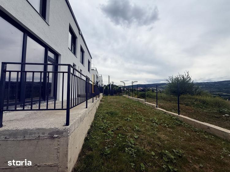 Casă cu 4 camere cu Teren 214 Mp în Borhanci