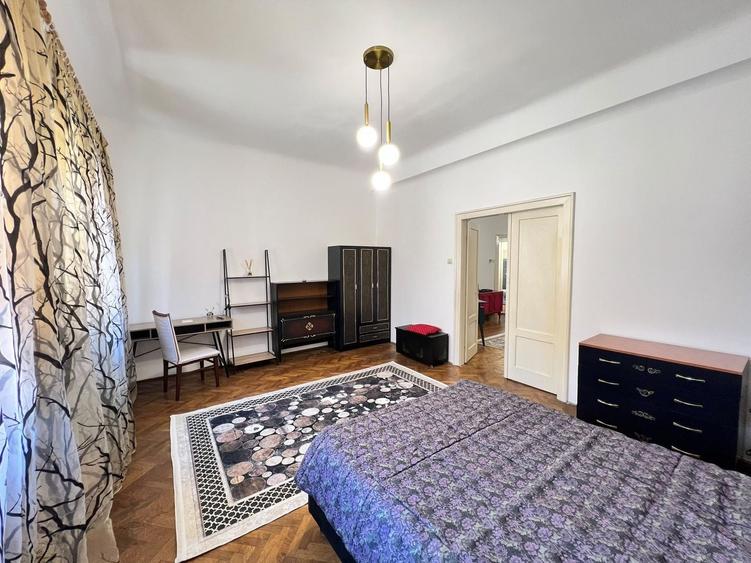 Apartament cu 3 camere semidecomandat, mobilat în Ultracentral