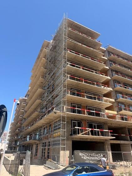 Apartament cu 3 camere semidecomandat în Central