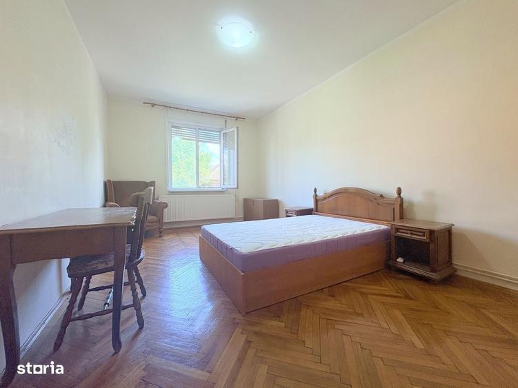 Apartament cu 3 camere decomandat în Medicină