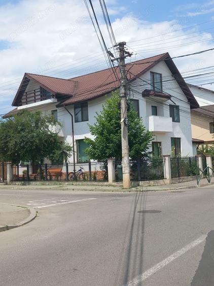Casă cu 6 camere cu Teren 500 Mp în Vălenii de Munte