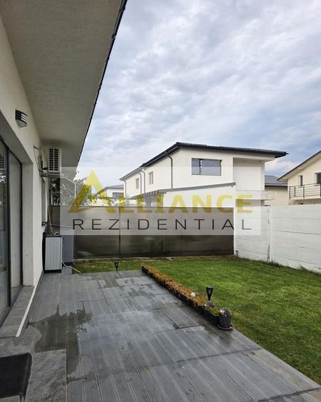 Duplex cu 3 camere cu Canalizare în Sud