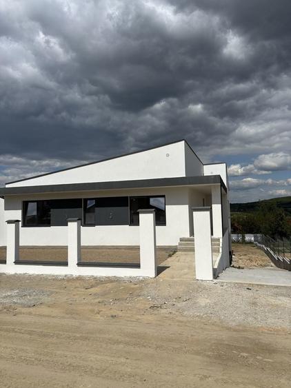 Casă cu 4 camere în Nord