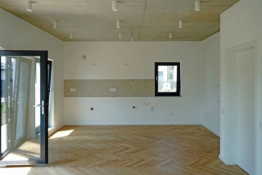 Casă cu 7 camere cu Teren 450 Mp în Balotești