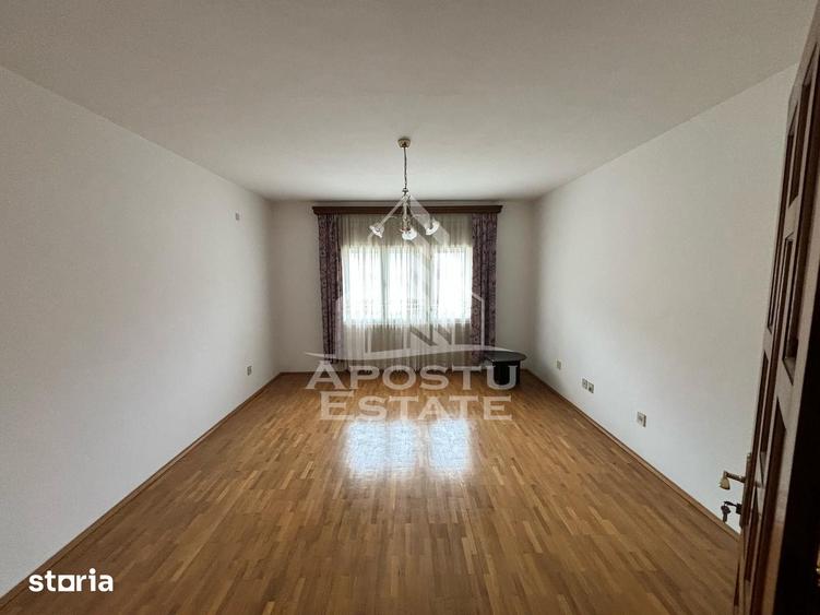 Casă cu Teren 470 Mp în Lupac