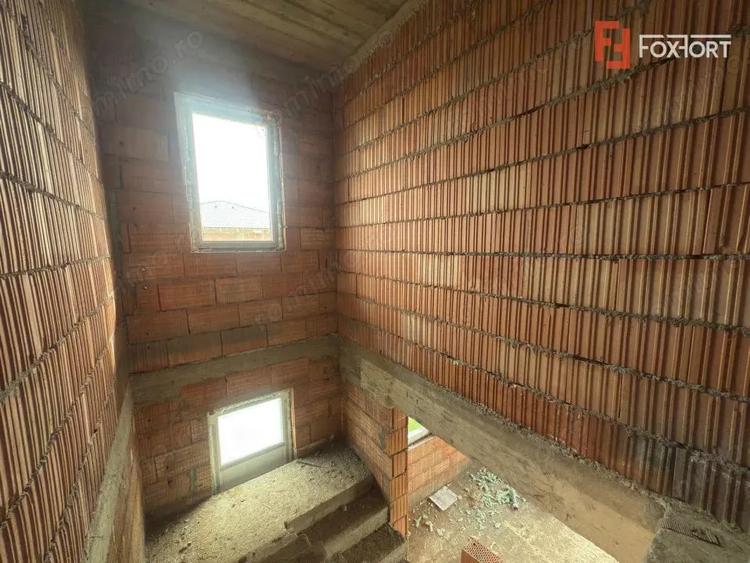 Casă cu 5 camere cu Teren 508 Mp în Giarmata