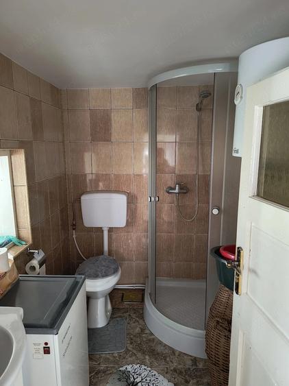 Casă cu 3 camere cu Teren 2700 Mp în Central