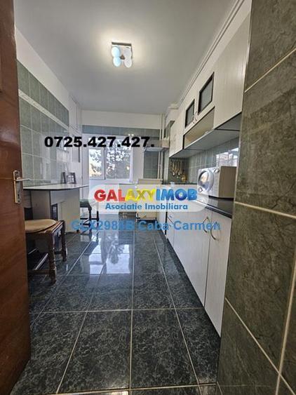 Apartament cu 3 camere decomandat în Republicii