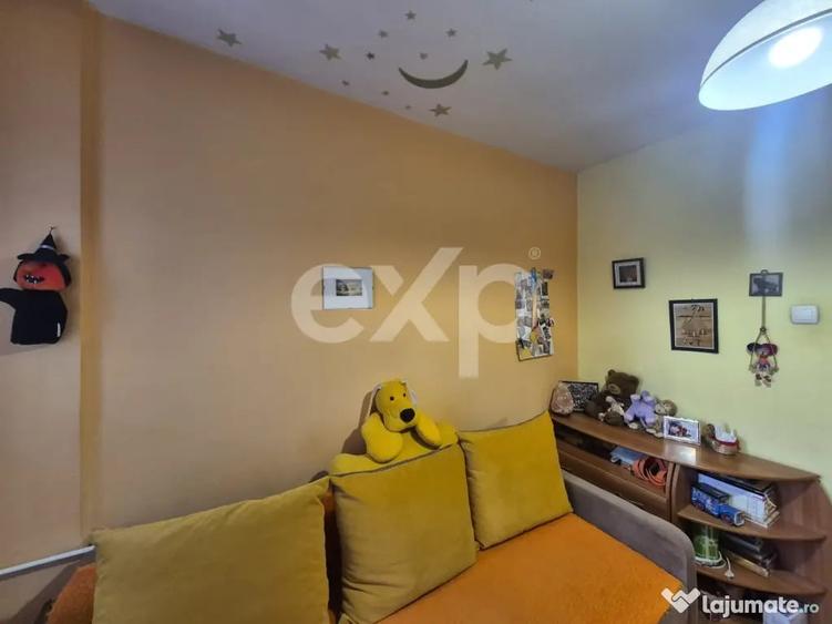 Apartament cu 3 camere semidecomandat în Basarabia