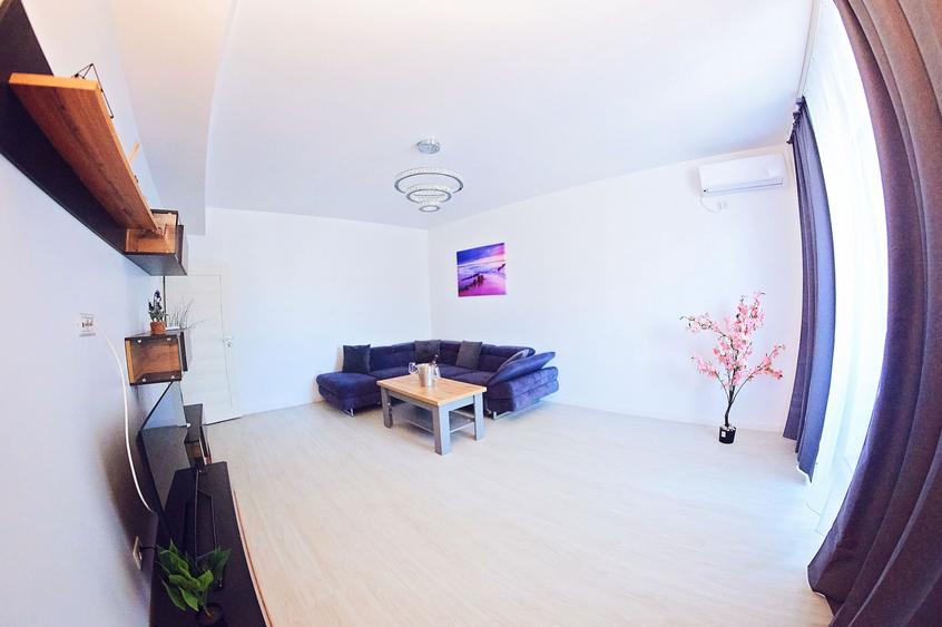 Apartament cu 3 camere decomandat în Central