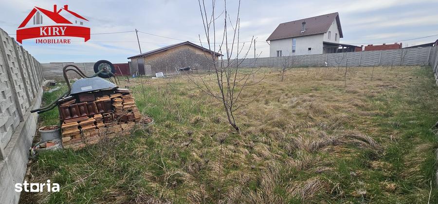 Teren de 950 mp, în Livada