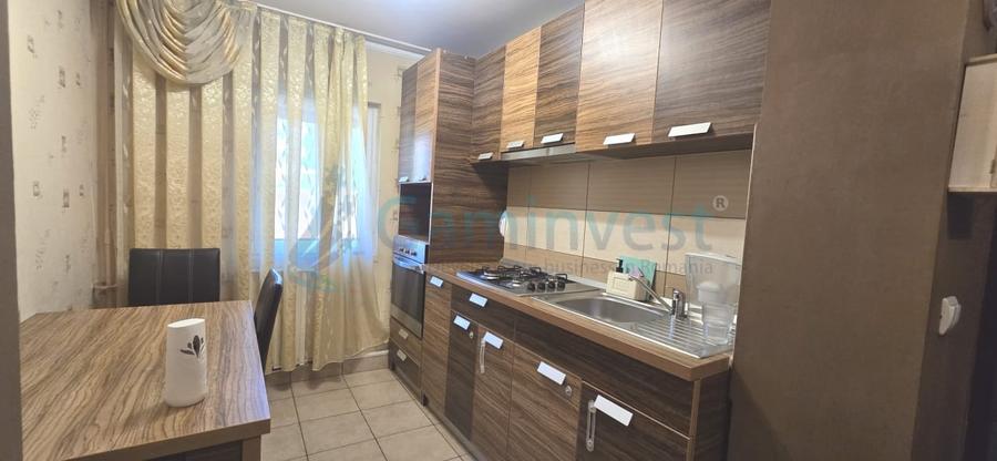 Apartament cu 3 camere decomandat în Nufărul