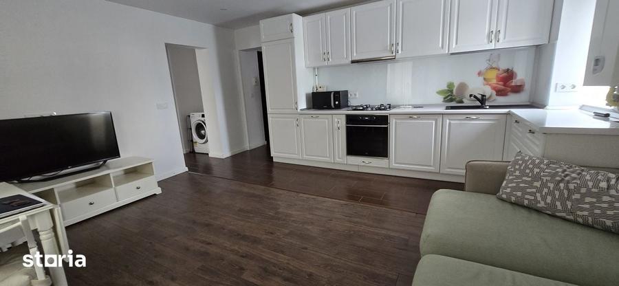 Micro 4 Targoviste , inchiriere apartament 3 camere - 3