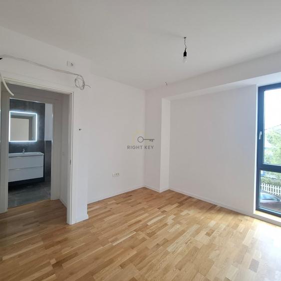 Duplex cu 5 camere cu Canalizare în Otopeni