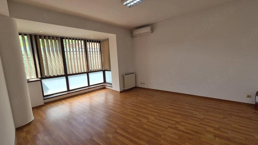 Garsonieră decomandată în Regie