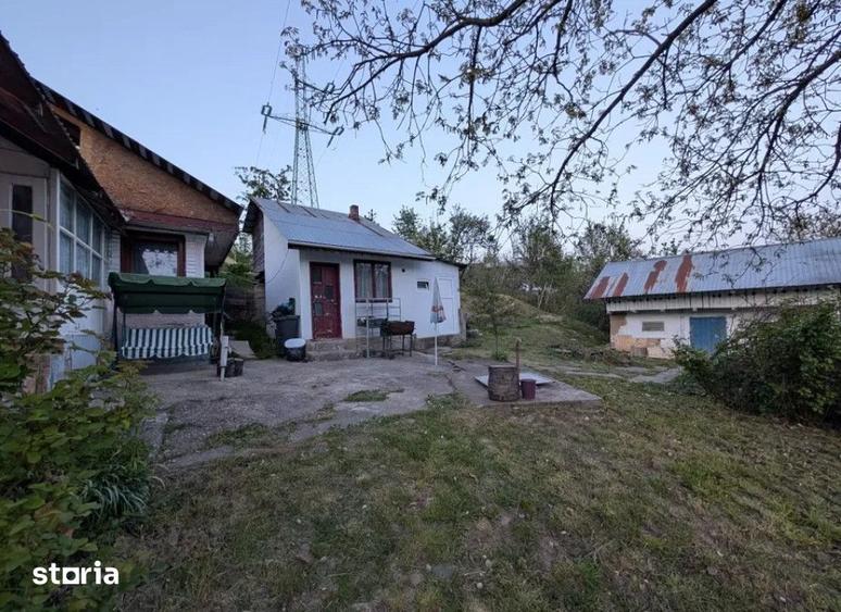 Casă cu 3 camere cu Teren 720 Mp în Sărata