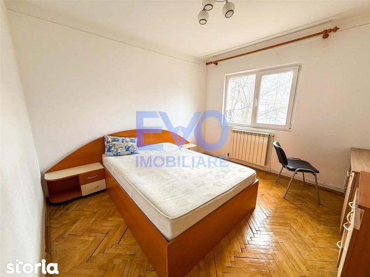 Apartament cu 3 camere decomandat în Nicolina