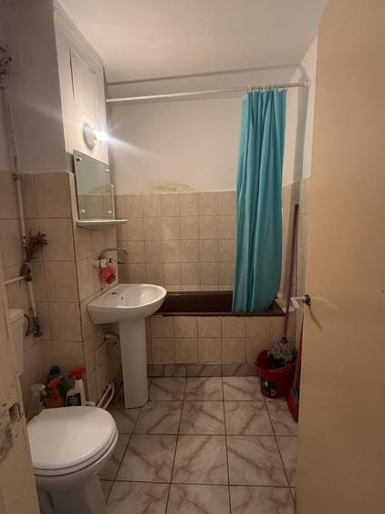 Apartament cu 2 camere decomandat în 1 Mai