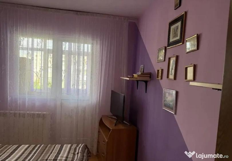 Apartament cu 4 camere decomandat, mobilat în 9 Mai