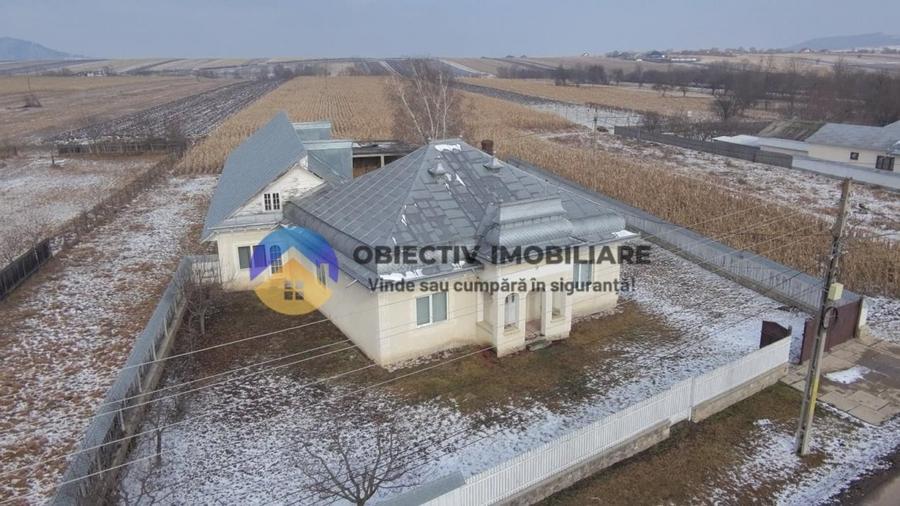 Casă cu 6 camere cu Teren 3683 Mp în Agapia