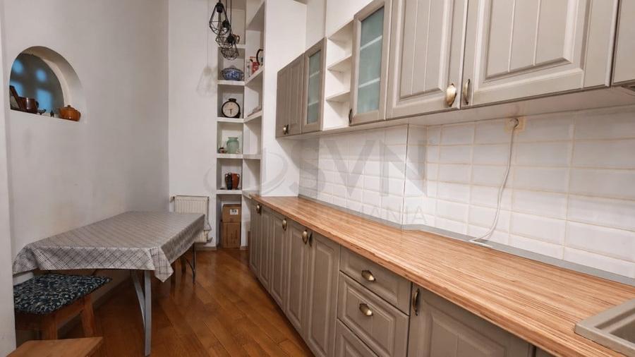 Apartament cu 4 camere semidecomandat în Dacia