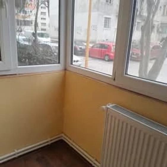 Apartament cu 3 camere semidecomandat în Cumpăna