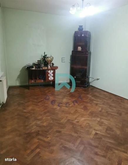 Casă cu 6 camere cu Teren 50 Mp în Centrul Istoric
