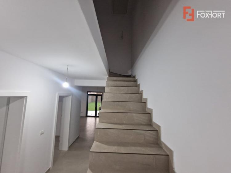 Duplex cu 4 camere cu Canalizare în Moșnița Veche