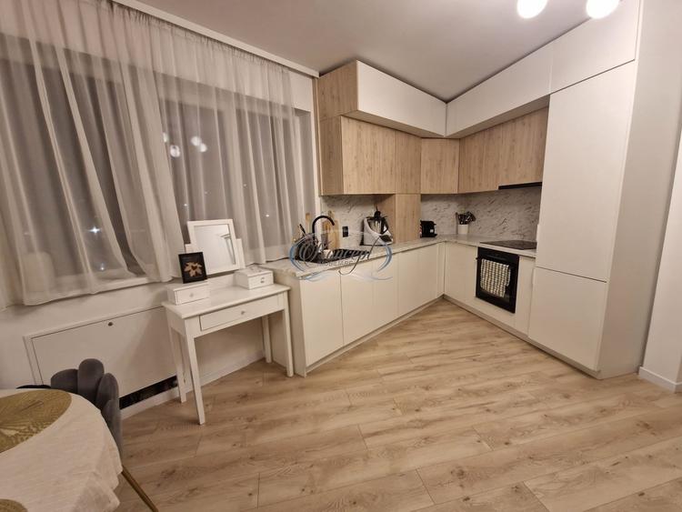 Apartament cu 3 camere semidecomandat, mobilat în Florești